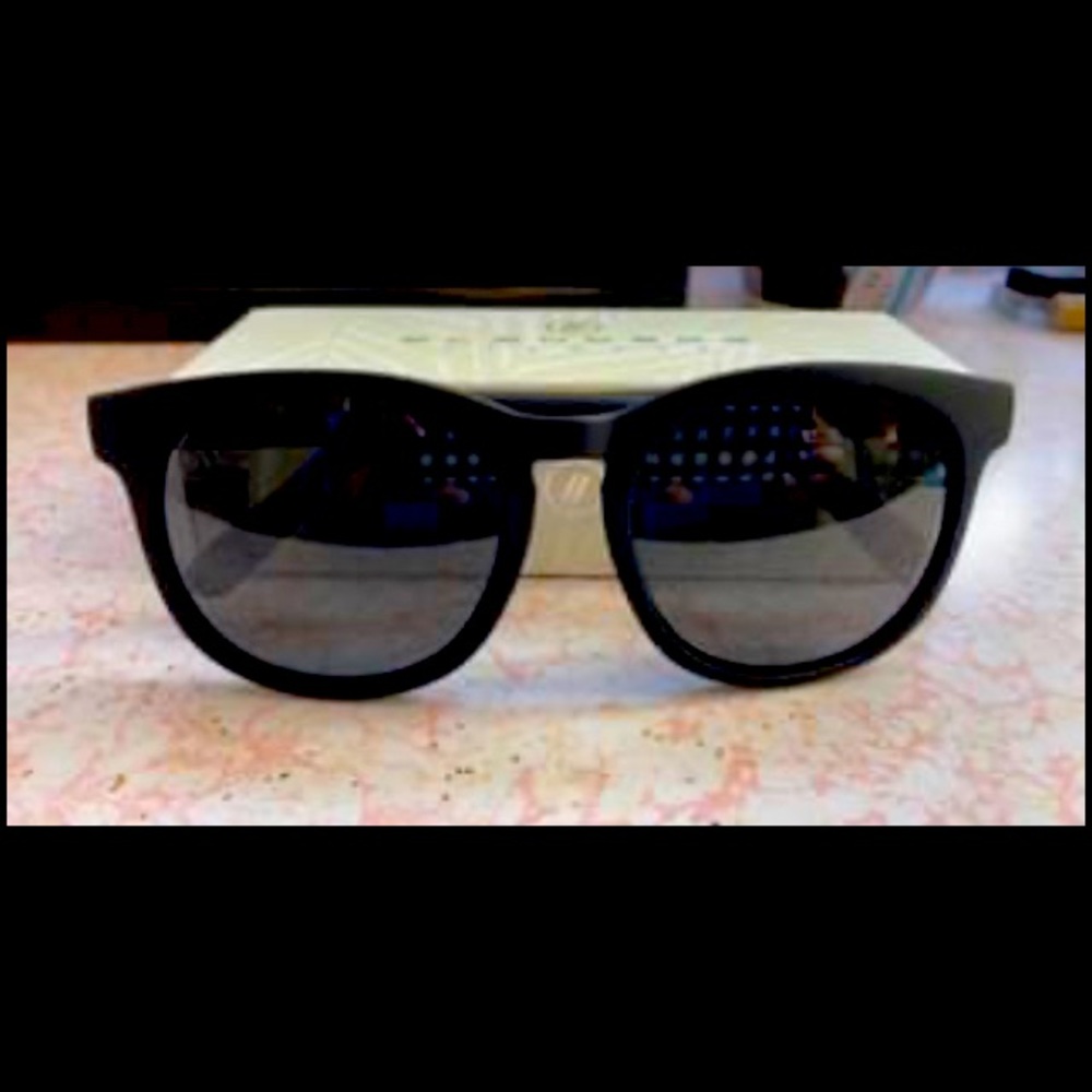 Blenders Sunglasses 🕶